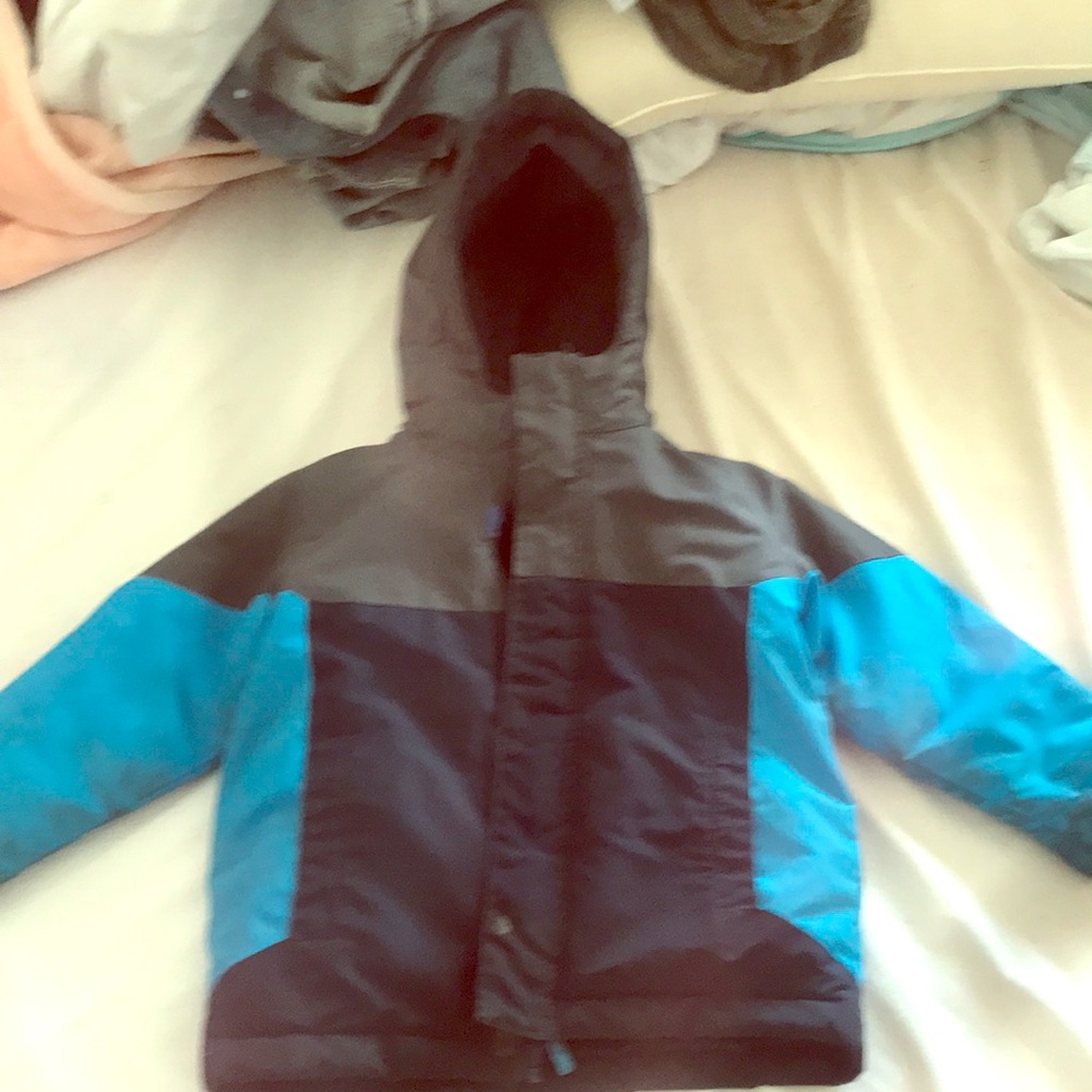 Toddler 2-in-1 coat 🧥 great for the winter